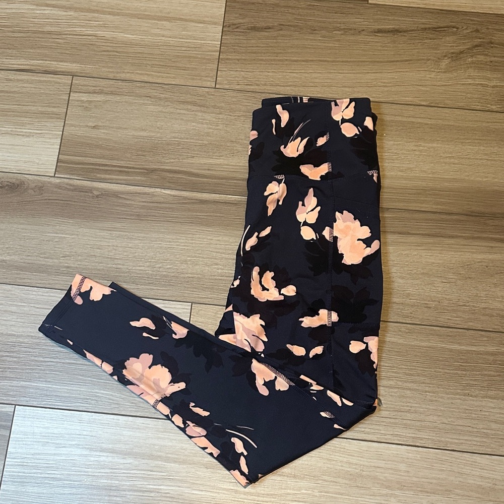 Athletic pants. Floral Black and Pink.